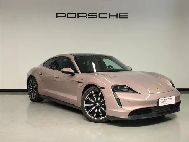 Porsche Taycan — Фото автомобиля 16