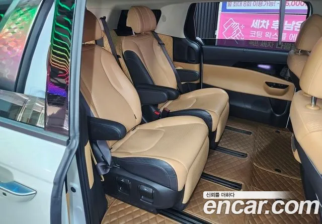 Kia Carnival Generation 4 — Фото автомобиля 10