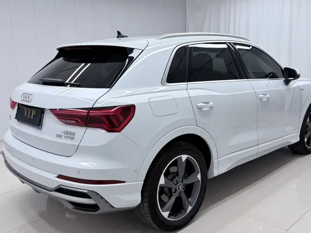 Audi Q3 — Фото автомобиля 4