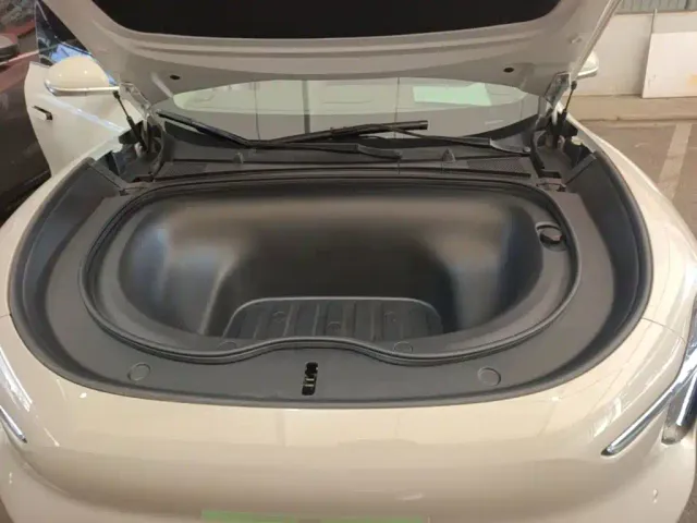 IM Motors LS6 — Фото автомобиля 19