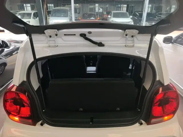 Roewe Clever — Фото автомобиля 18