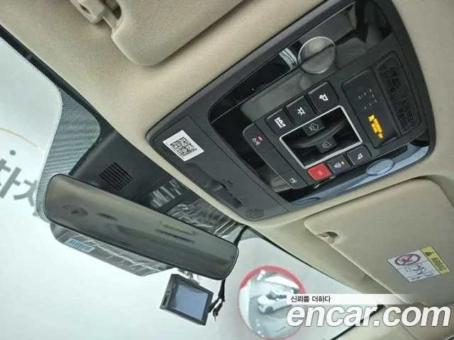 Kia Carnival Generation 4 — Фото автомобиля 17