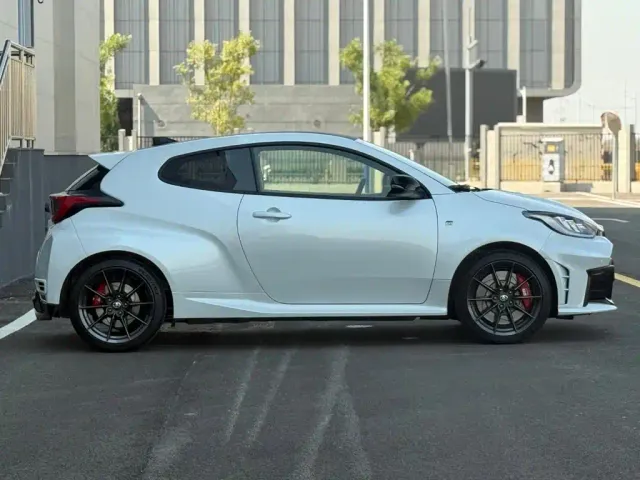 Toyota GR YARIS — Фото автомобиля 4