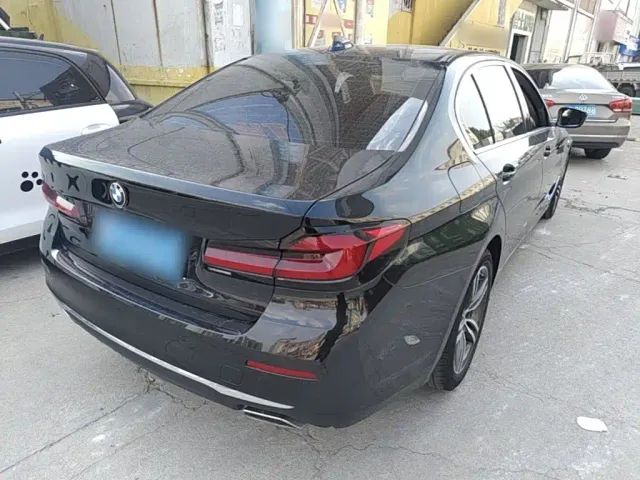 BMW 5 Series — Фото автомобиля 6