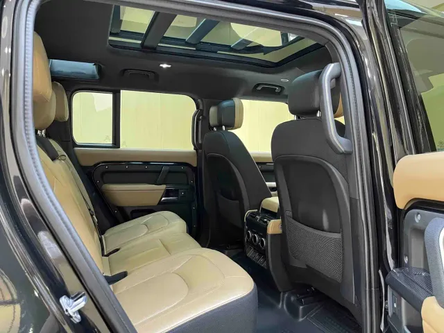 Land Rover Defender — Фото автомобиля 15