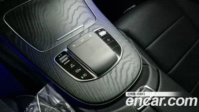 Mercedes-Benz E-Class — Фото автомобиля 12