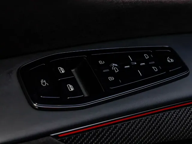 BYD Yangwang U9 — Фото автомобиля 26