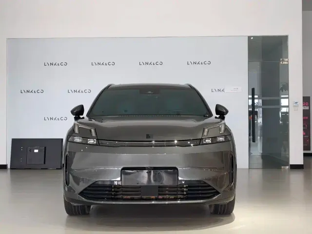Lynk & Co 08 EM-P — Фото автомобиля 2