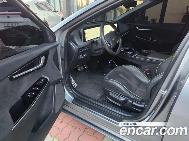 Kia EV6 — Фото автомобиля 12