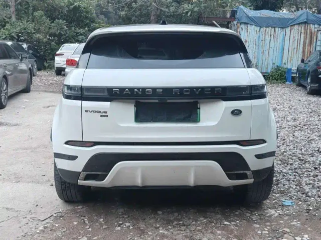 Land Rover Range Rover Evoque New Energy 2022 Range Rover Evoque L P300e Plug-in Hybrid — Фото автомобиля 4