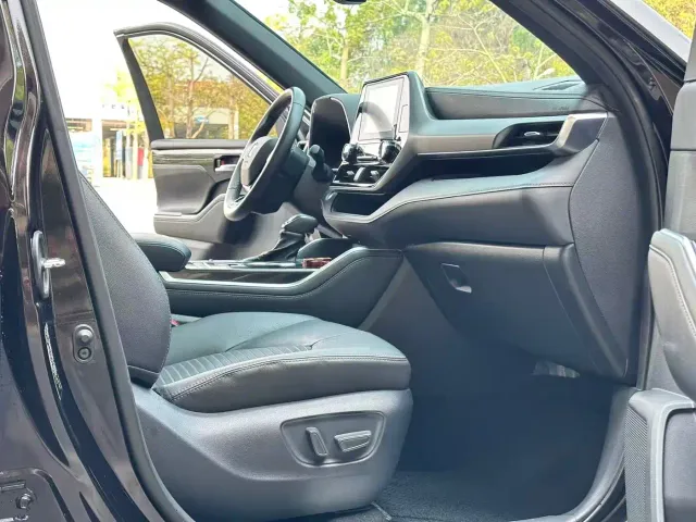 Toyota Crown Kluger — Фото автомобиля 7