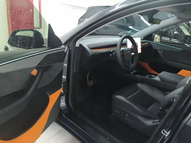 Tesla Model Y — Фото автомобиля 15