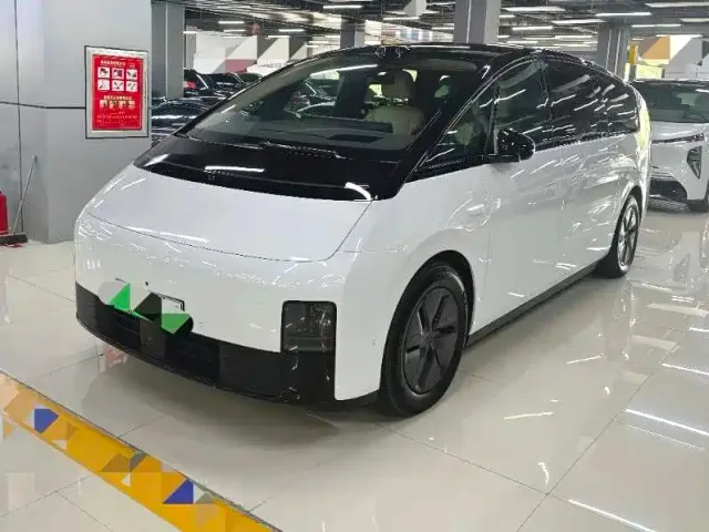 Фотография автомобиля — Li Auto MEGA
