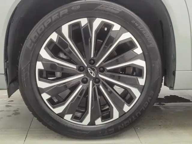 Chery Tiggo 9 — Фото автомобиля 17