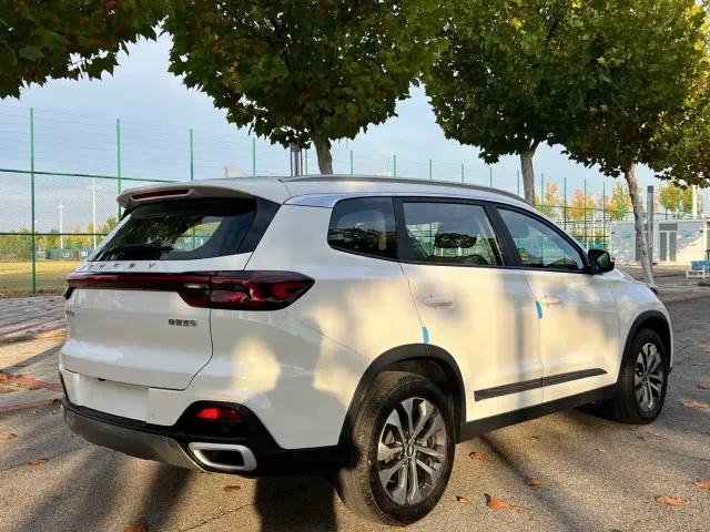 Chery Tiggo 8 — Фото автомобиля 7