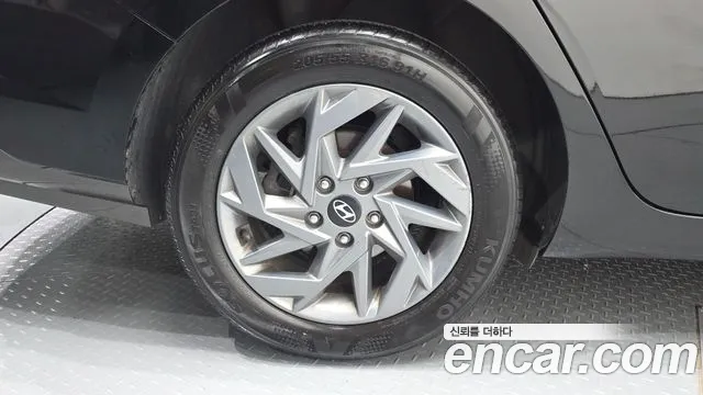 Hyundai Avante CN7 — Фото автомобиля 4