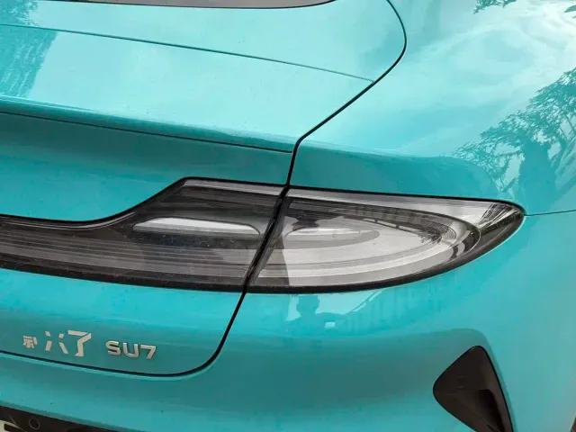 Xiaomi SU7 — Фото автомобиля 14