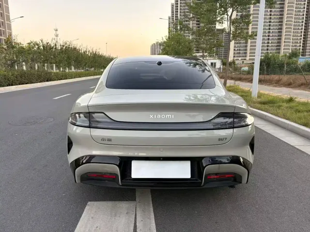 Xiaomi SU7 — Фото автомобиля 8