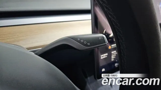 Tesla Model Y — Фото автомобиля 12