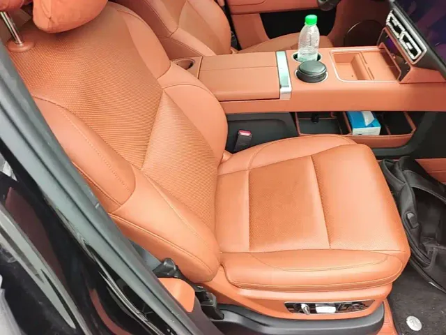 Li Auto L8 — Фото автомобиля 24