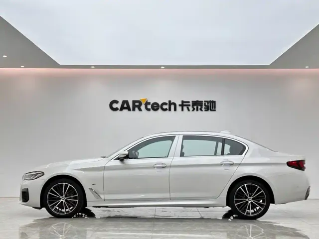 BMW 5 Series — Фото автомобиля 2