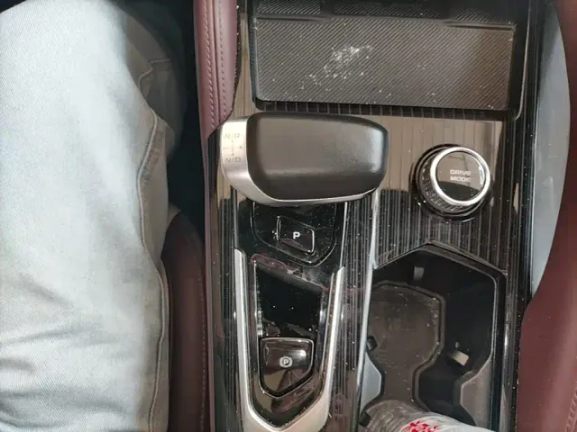 Geely Xingyue L — Фото автомобиля 13