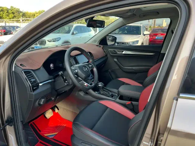 Skoda Karoq — Фото автомобиля 8