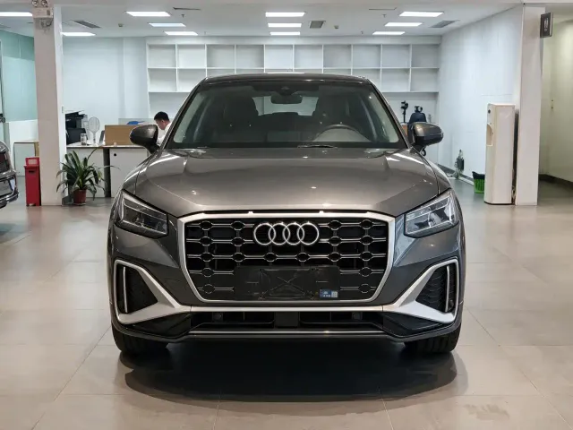 Audi Q2L — Фото автомобиля 2
