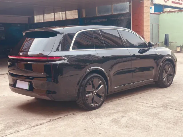 Li Auto L8 — Фото автомобиля 4