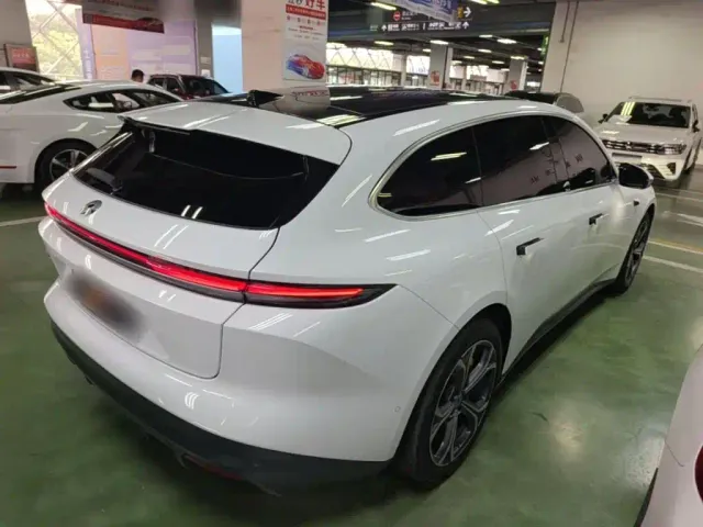 Nio ET5 Touring — Фото автомобиля 6
