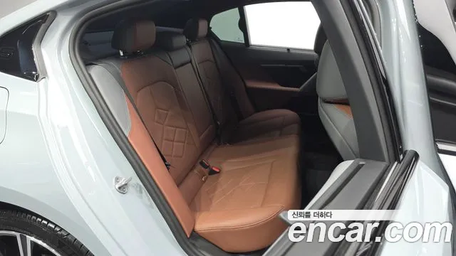 BMW 5-Series 5 серия (G60) — Фото автомобиля 11
