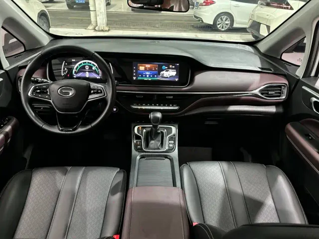 GAC Trumpchi M6 — Фото автомобиля 12