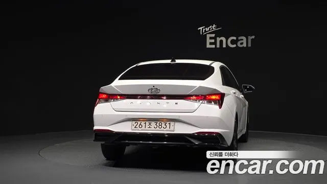 Hyundai AVANTE Avante (CN7) — Фото автомобиля 4