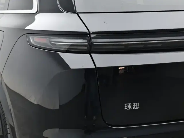 Li Auto L7 — Фото автомобиля 7