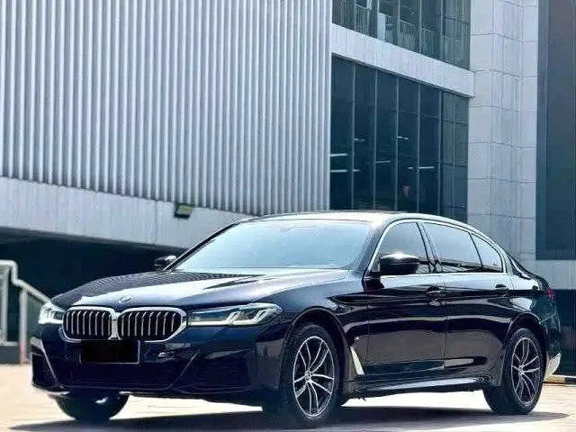 Фотография автомобиля — BMW 5 Series