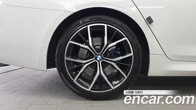 BMW 5 Series G30 — Фото автомобиля 5