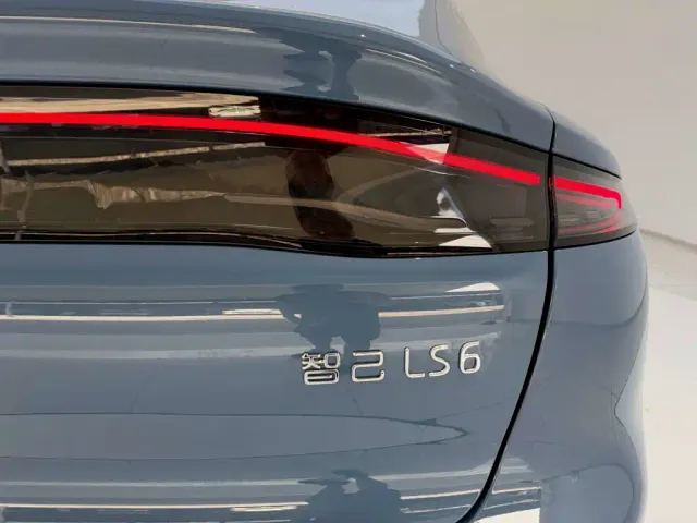 IM Motors LS6 — Фото автомобиля 10