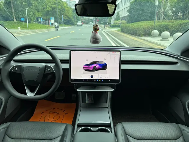 Tesla Model 3 — Фото автомобиля 7