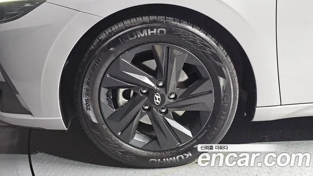 Hyundai Avante CN7 — Фото автомобиля 5