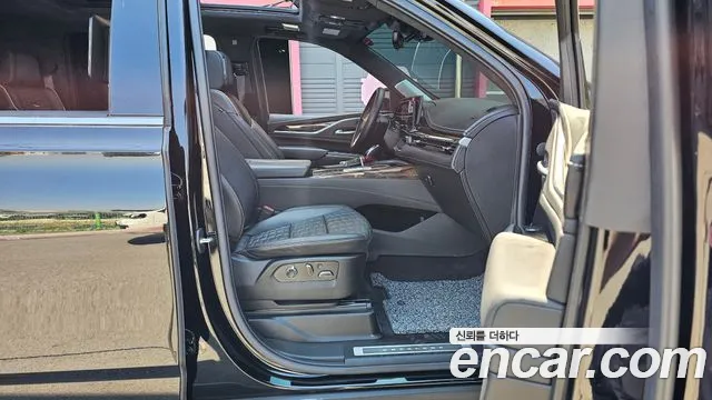 Cadillac Escalade Escalade 5 поколение — Фото автомобиля 11