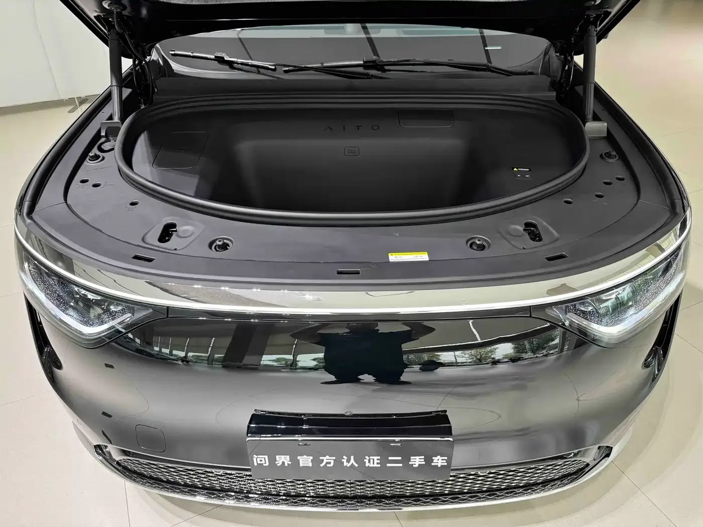 AITO Wenjie AITO M8 2025 Pure Electric Max+ 6-seater AWD — Фото автомобиля 19