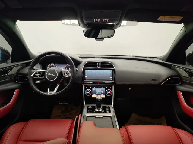 Jaguar XEL — Фото автомобиля 6