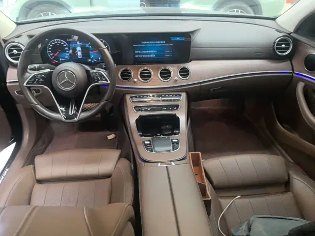Mercedes-Benz E-Class — Фото автомобиля 9