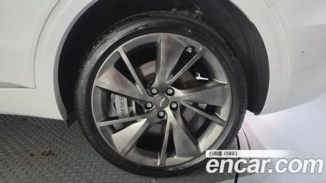 Genesis GV70 — Фото автомобиля 6