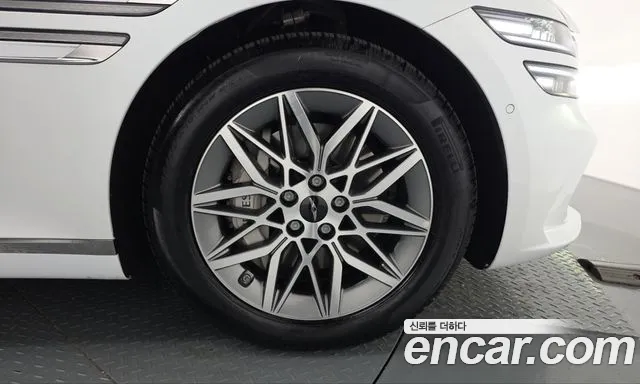 Genesis G80 RG3 — Фото автомобиля 6