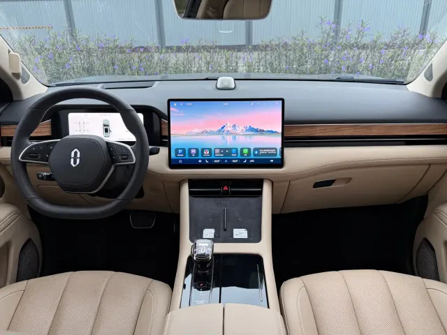 Aito M7 — Фото автомобиля 4