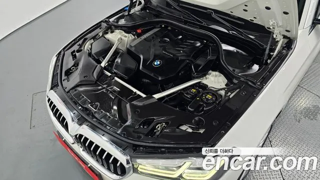 Фотография автомобиля — BMW 5-Series