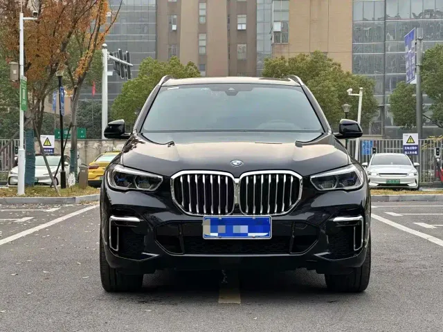 BMW X5 — Фото автомобиля 2