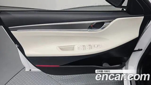 Hyundai Grandeur Grandeur (New) Hybrid — Фото автомобиля 13