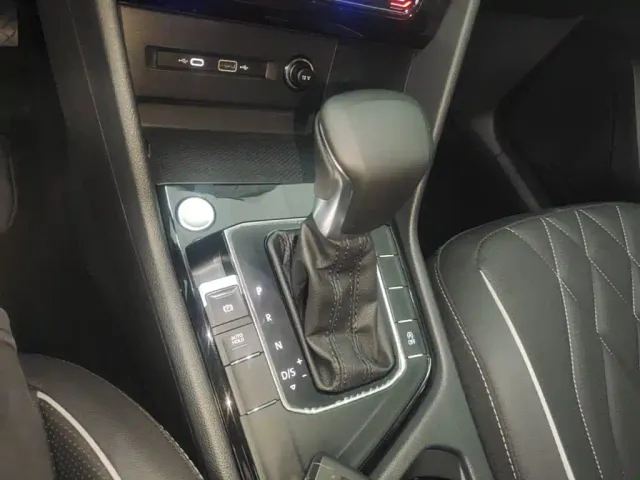 Volkswagen Tiguan L — Фото автомобиля 13